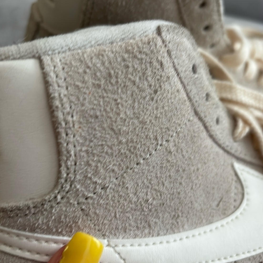 Blazer Mid '77 Vintage Sneaker Women’s size 6 in Bone - Picture 8 of 8